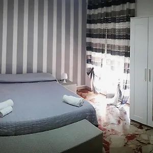 ** Bed & Breakfast Al Civico 8 - - Italia
